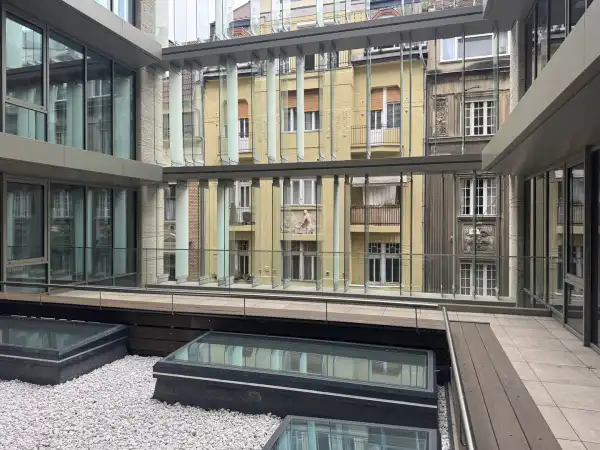 Kiadó újszerű iroda, Budapest, VI. kerület 204 m² 1.44 M Ft/hó + Áfa