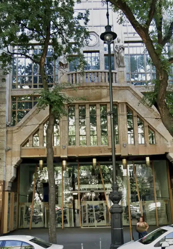 Kiadó üzlethelyiség utcai bejáratos, Budapest, VI. kerület 1563 m² 11.05 M Ft/hó + Áfa